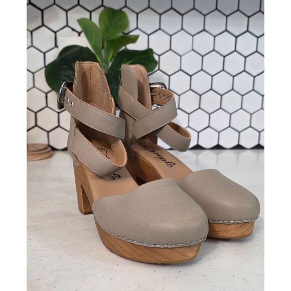 Free People Huffman Buckle Wedge Size 37 - Picture 1 of 8